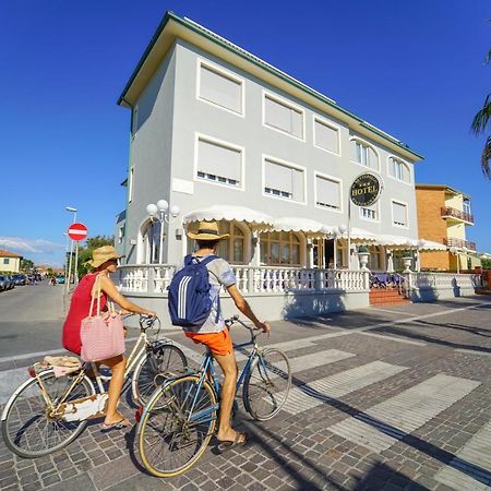 Hg Hotel Il Settebello Marina di Cecina Exteriör bild