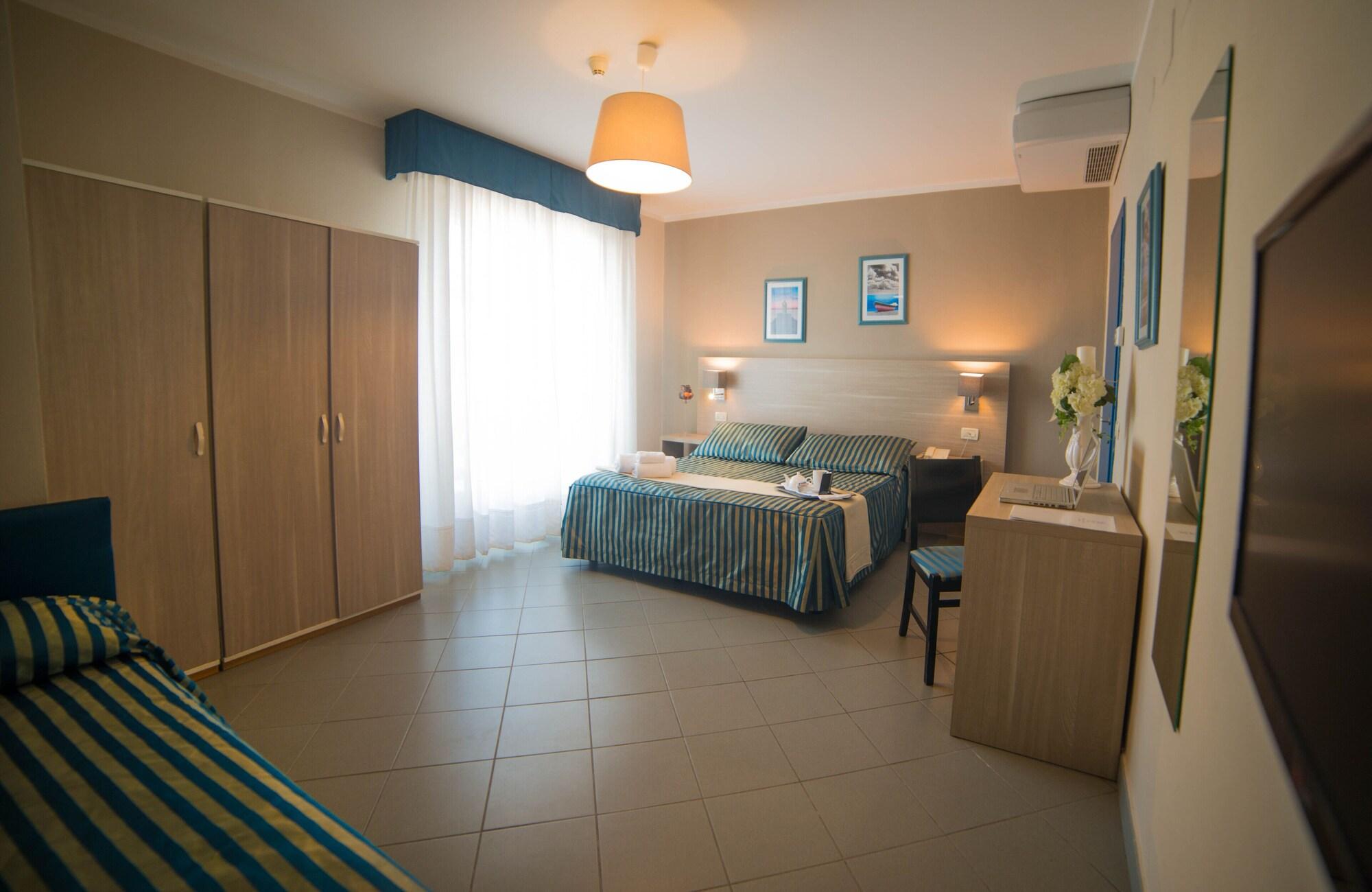 Hg Hotel Il Settebello Marina di Cecina Exteriör bild