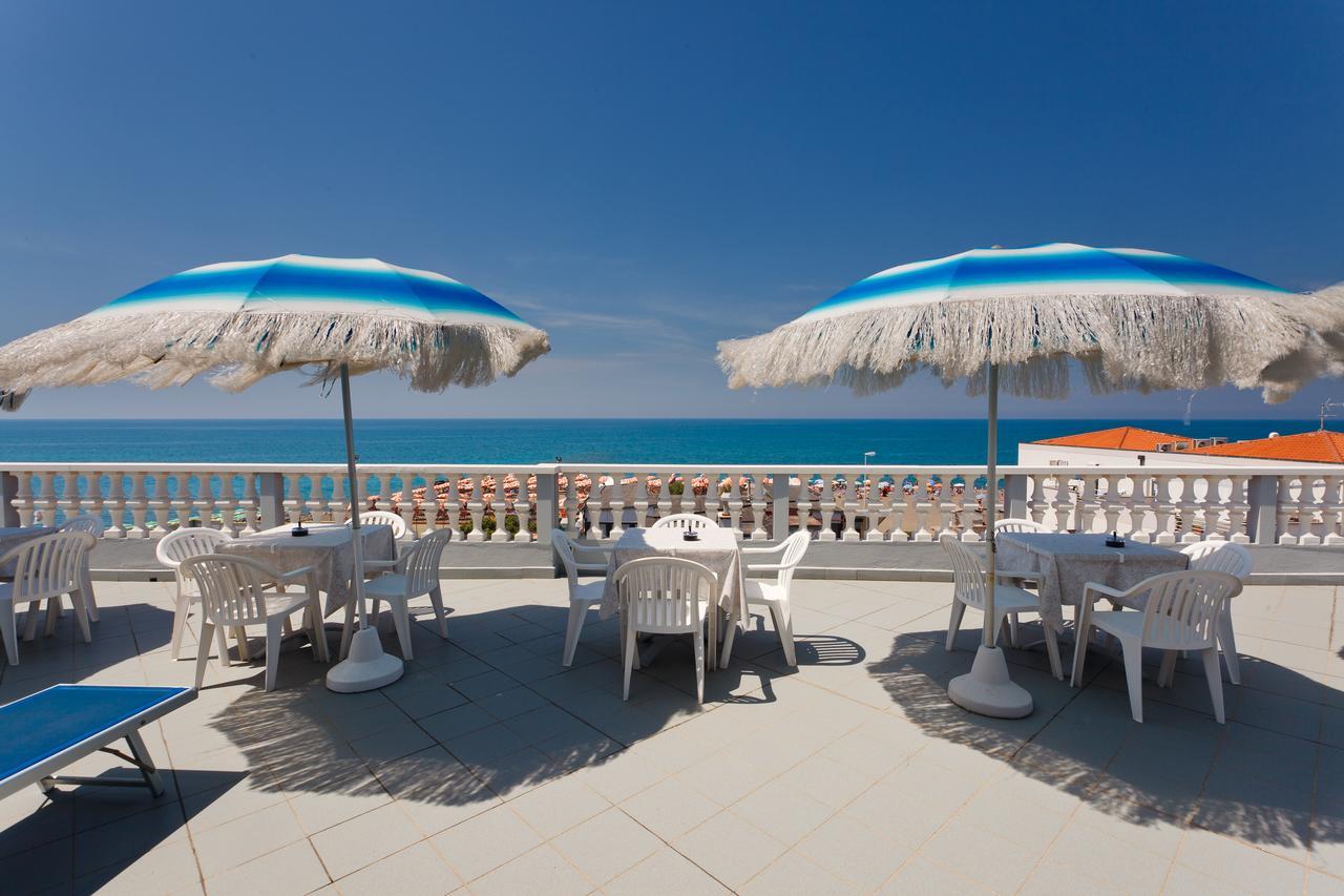 Hg Hotel Il Settebello Marina di Cecina Exteriör bild